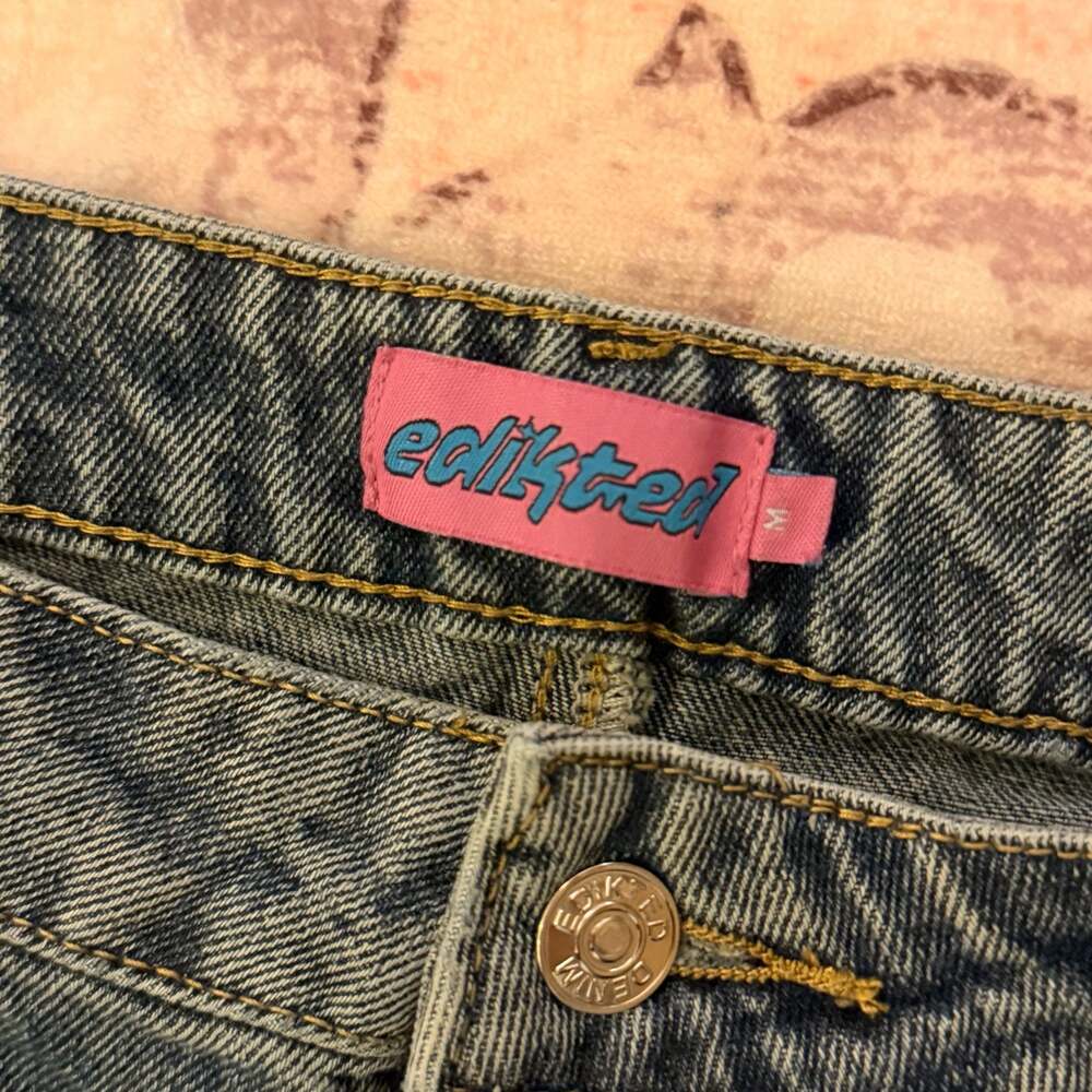 Edikted Washed Low Rise Ribbon Jeans - Picture 6 of 6